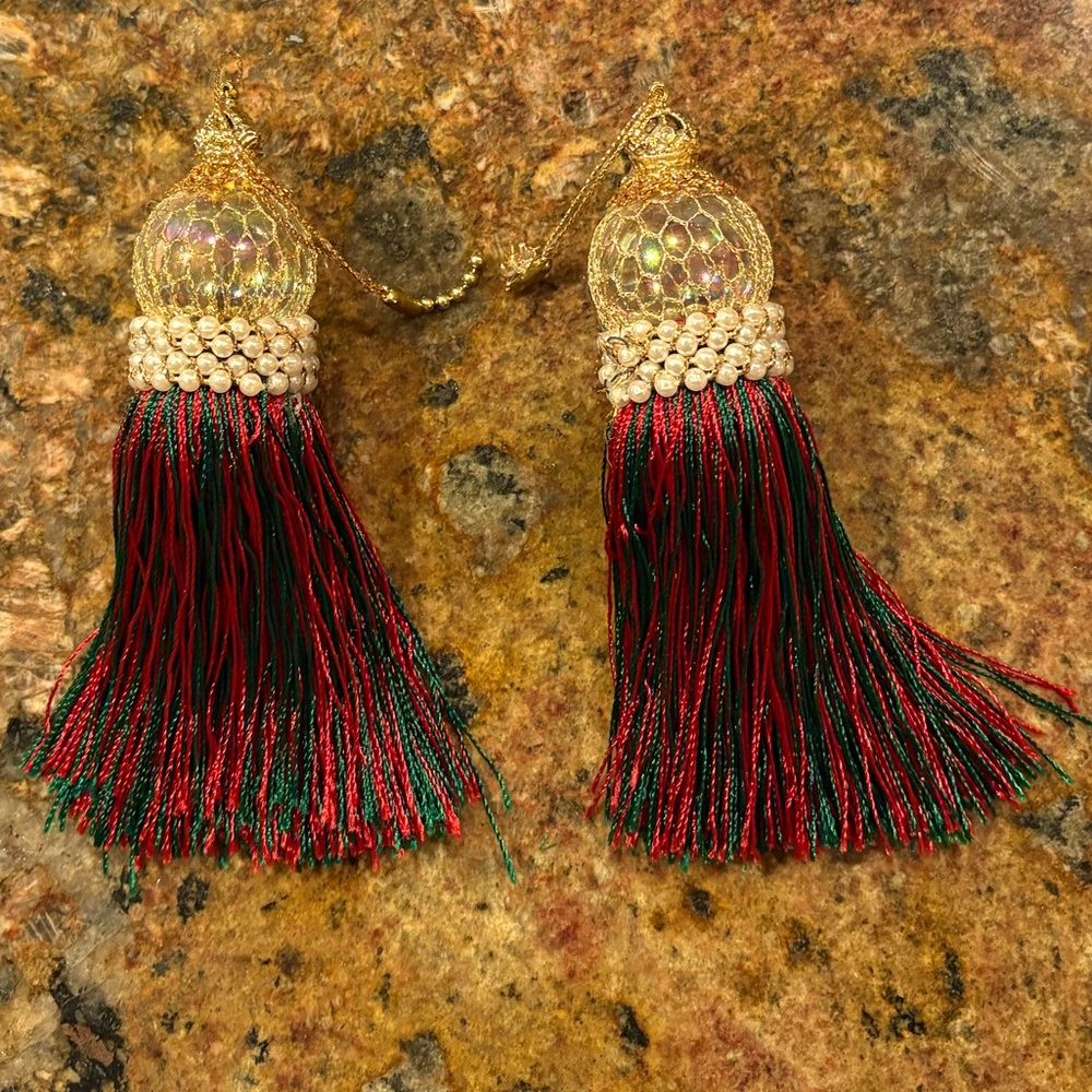 Set of 2: tasseled Fan pulls